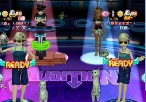 購(gòu)買服飾道具裝飾角色